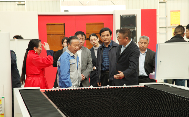 章丘區對外投資與貿易協會在布洛爾智能召開部分企業家座談會