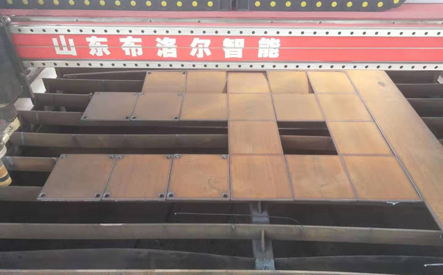 龍門式切割機(jī)切割碳鋼板樣品 龍門式切割機(jī)切割碳鋼板樣品