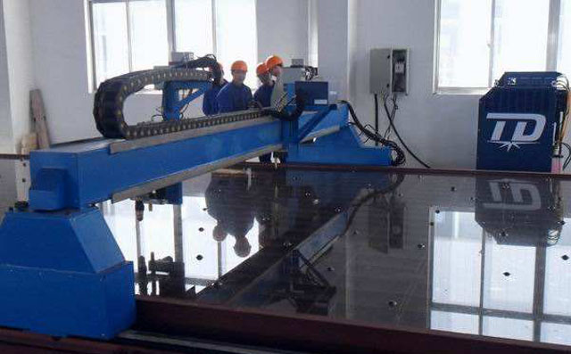 龍門(mén)式數(shù)控等離子切割機(jī)水下切割 龍門(mén)式數(shù)控等離子切割機(jī)水下切割