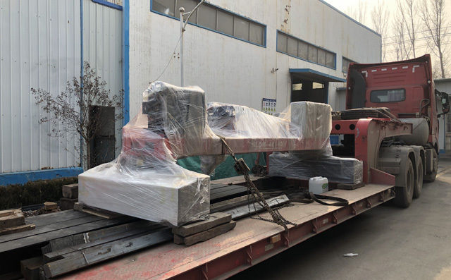 龍門式切割機(jī)發(fā)往安徽六安 龍門式切割機(jī)發(fā)往安徽六安