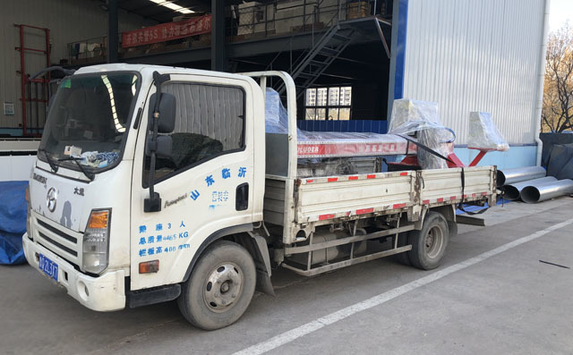 龍門式切割機發往山東臨沂 龍門式切割機發往山東臨沂