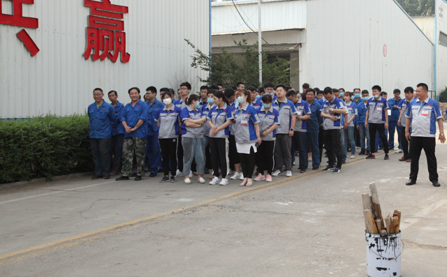 布洛爾數控切割機員工參加消防演練 布洛爾數控切割機員工參加消防演練