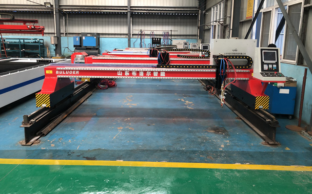 數(shù)控火焰切割機(jī)使用氧氣管的注意事項(xiàng) 數(shù)控火焰切割機(jī)使用氧氣管的注意事項(xiàng)