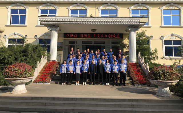 布洛爾數控切割機廠家項目組人員合影