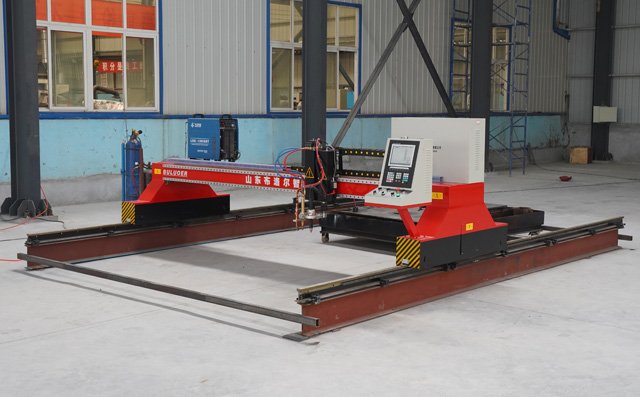 龍門式等離子火焰切割機(jī).jpg 龍門式等離子火焰切割機(jī)