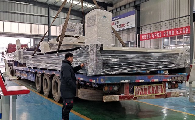 6000瓦激光切割機(jī)發(fā)貨 6000瓦激光切割機(jī)發(fā)貨